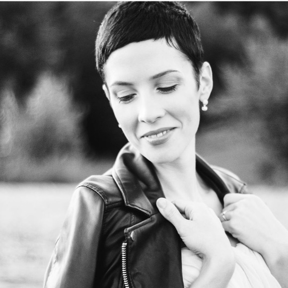 Meet your Posher, Michaela - Picture 2 of 2